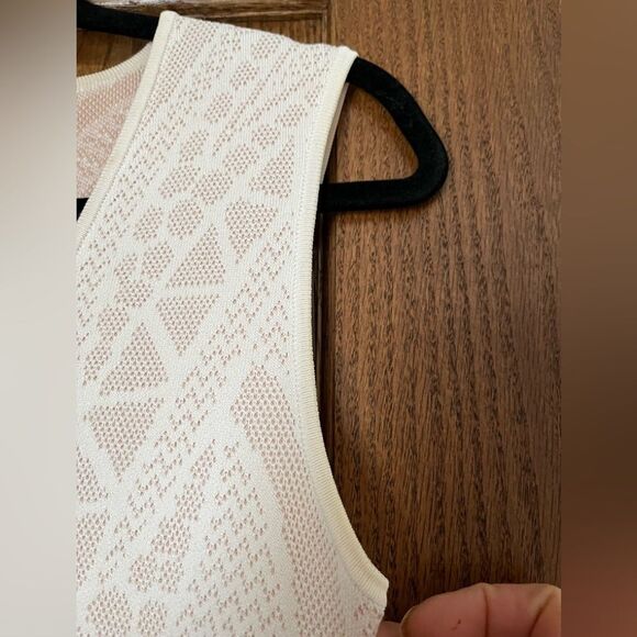 BCBG MaxAzria cream/tan, decorated, sleeveless, V-neck, heavy knit top, Small - Picture 5 of 10